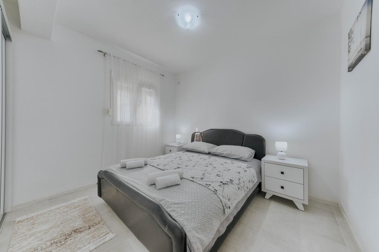 Apartmani Vittoria 巴尔 外观 照片