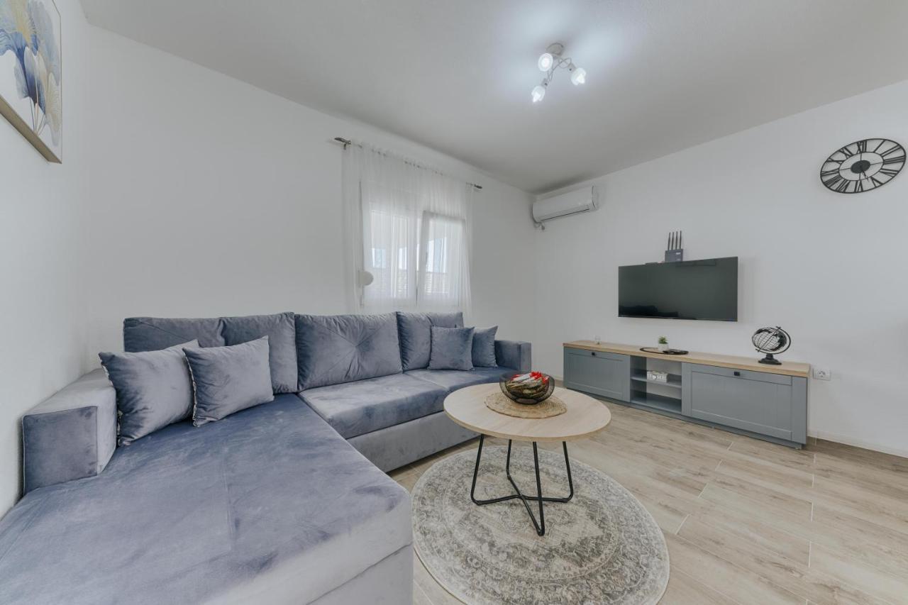 Apartmani Vittoria 巴尔 外观 照片