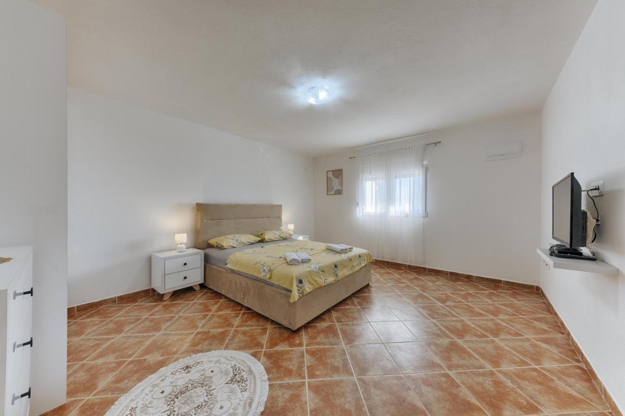 Apartmani Vittoria 巴尔 外观 照片